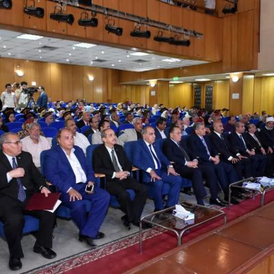 محافظ الشرقية يُكرم أوائل شهادات الثانوية العامة و الفنية و الأزهرية والإعدادية من أبناء المحافظة عل
