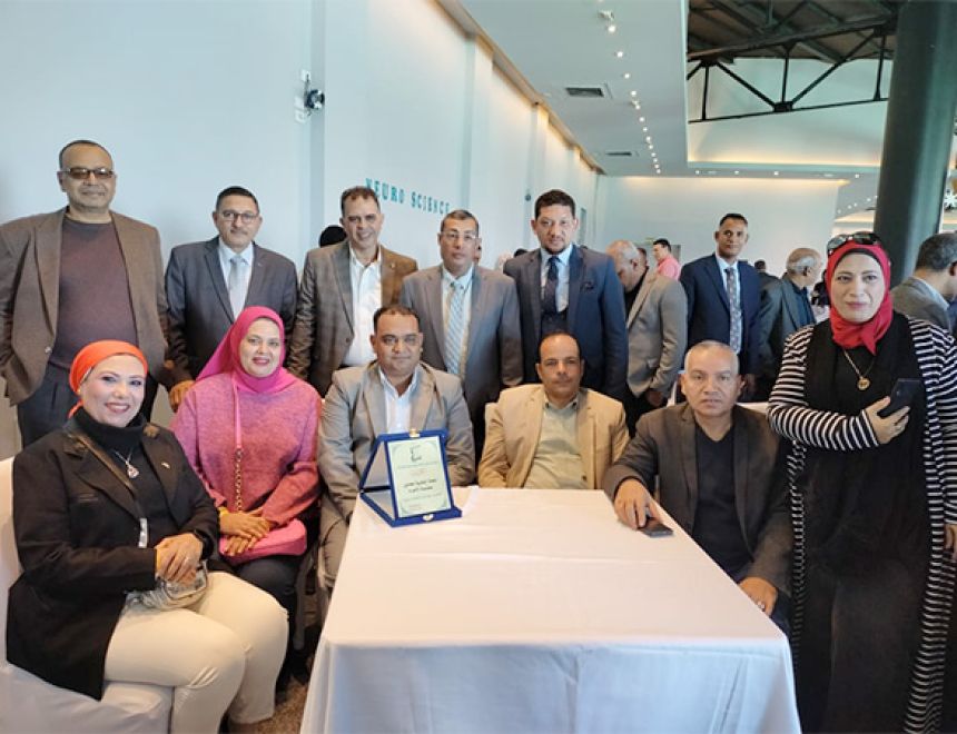 نقابة "الصحافة والطباعة والإعلام" تكرم اللجنة النقابية بمؤسسة الأهرام