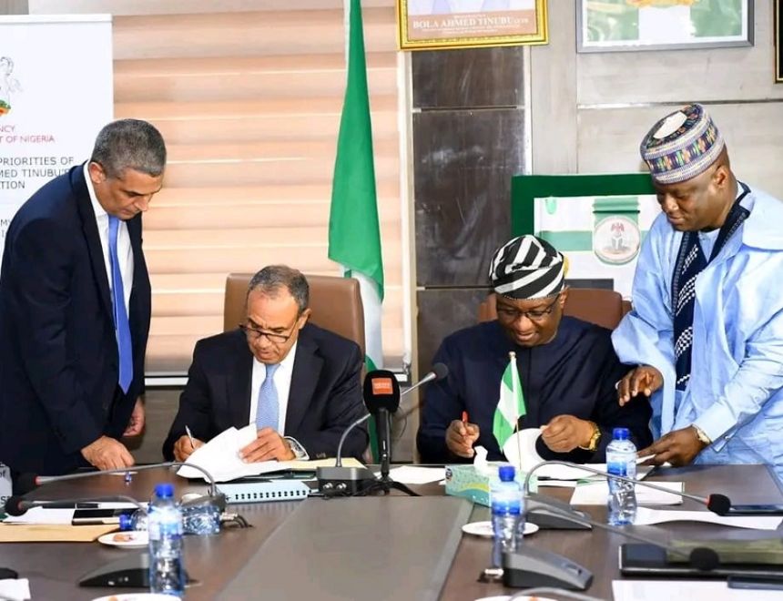 وزير الخارجية يُوقع مذكرة تفاهم مع وزير الطيران المدني النيجيري