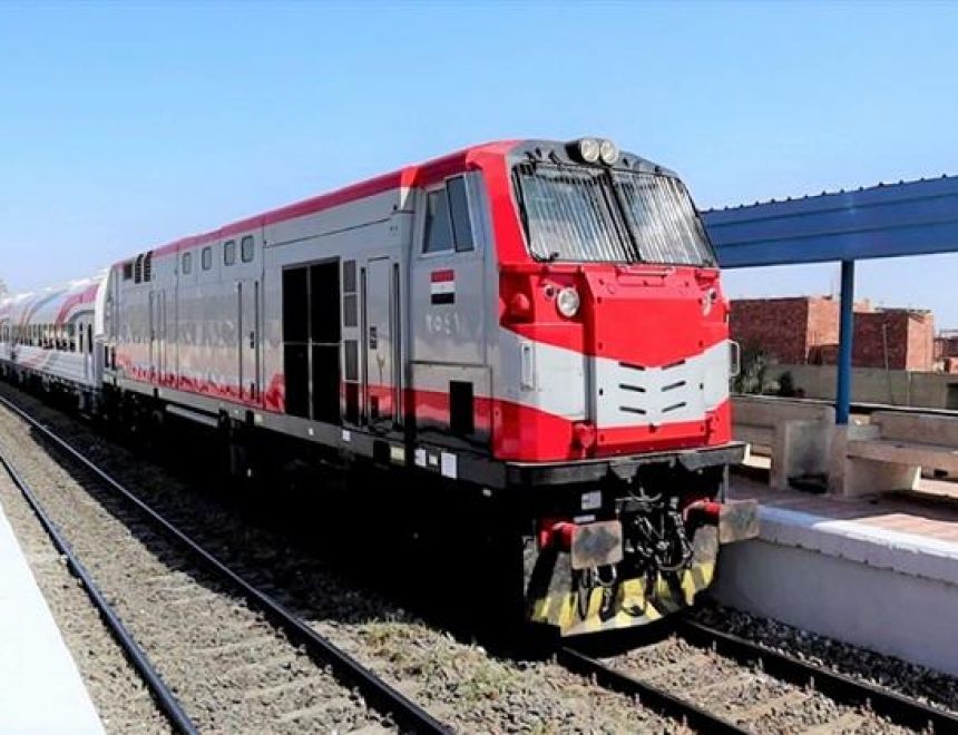 الصحة: 3 وفيات و54 مصابًا في حادث انقلاب قطار بمطروح.. والدفع بـ 30 سيارة إسعاف