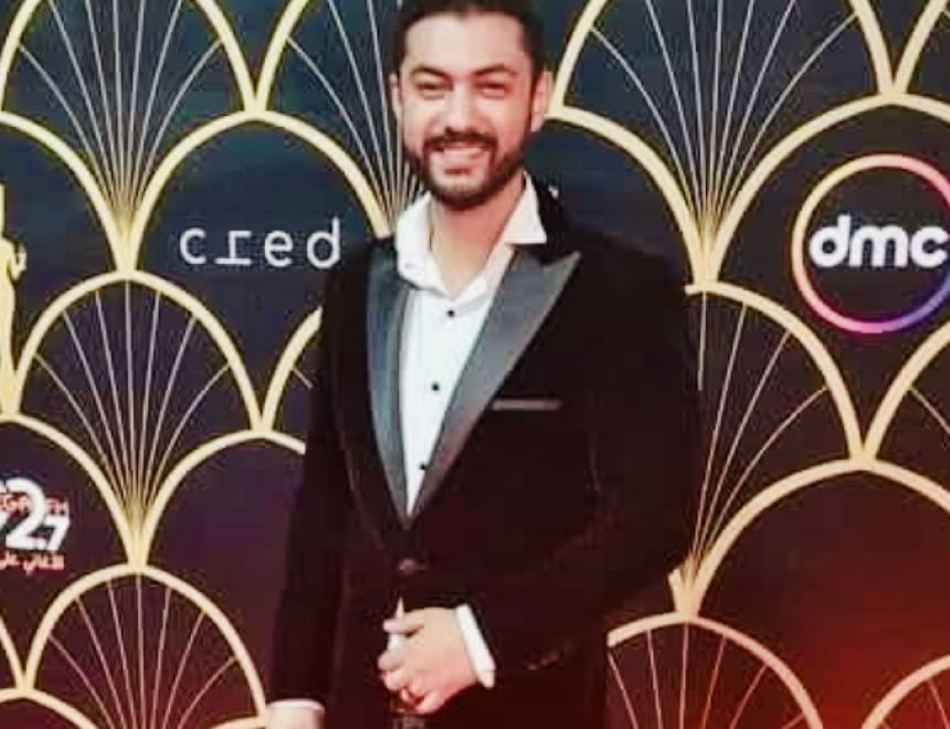 	طارق حمدي يفتح النار على “حيتان التطبيقات” في أولى تجاربه الإخراجية