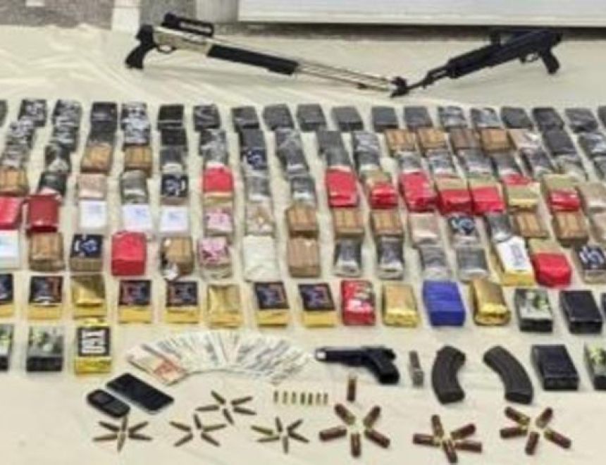 الداخلية توجه ضربة قاصمة للبؤر الإجرامية: مصرع عنصرين وضبط 723 كيلو مخدرات و119 سلاحًا ناريًا