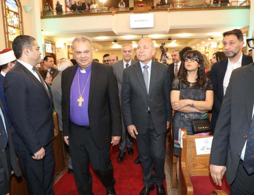 نائبًا عن رئيس الوزراء.. محافظ القاهرة يشهد احتفال الطائفة الإنجيلية بعيد القيامة
