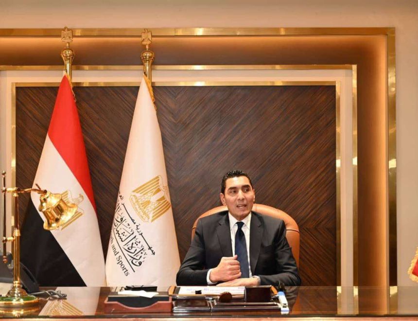 &ldquo;اتصال هاتفي يجمع وزير الرياضة برئيس الزمالك&hellip; وتهنئة خاصة بعد التأهل للنهائي