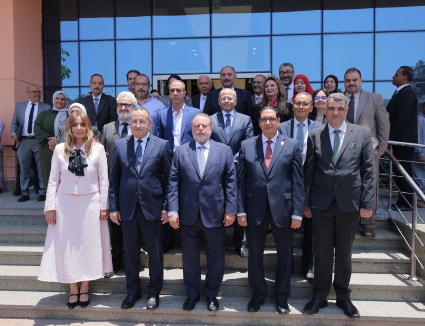محافظ البنك المركزي المصري ووزير التعليم العالي والبحث العلمي يفتتحان عددًا من المشروعات والوحدات الطبية بالمعهد القومي للأورام بعد تطويرها بدعم من البنك المركزي والقطاع المصرفي