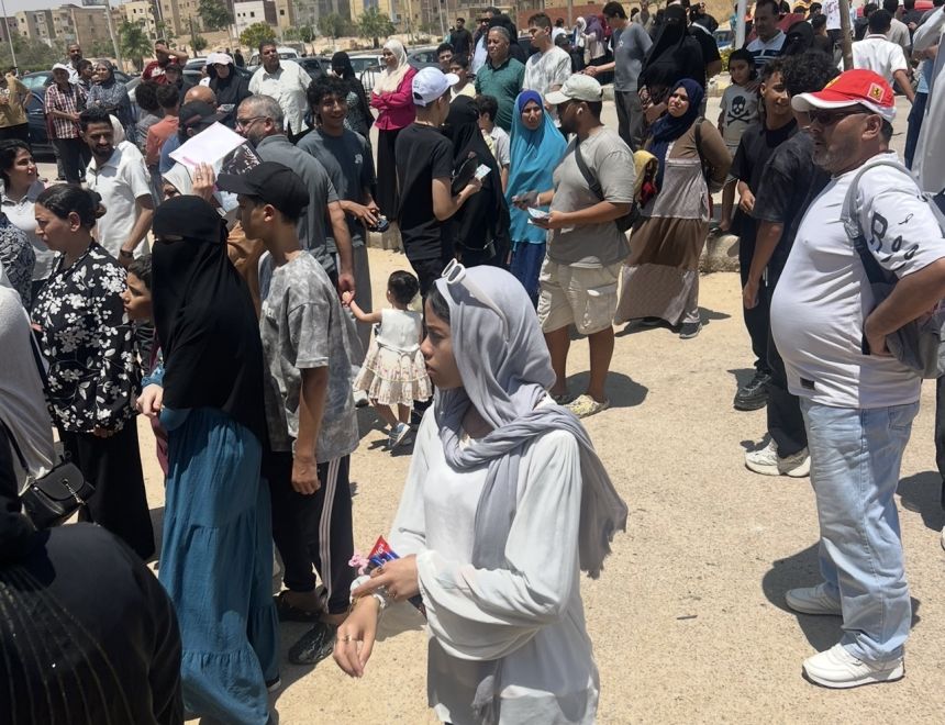 صرخات أولياء الأمور تتصاعد: لا تُهدروا وقت الطلاب داخل لجان الثانوية العامة