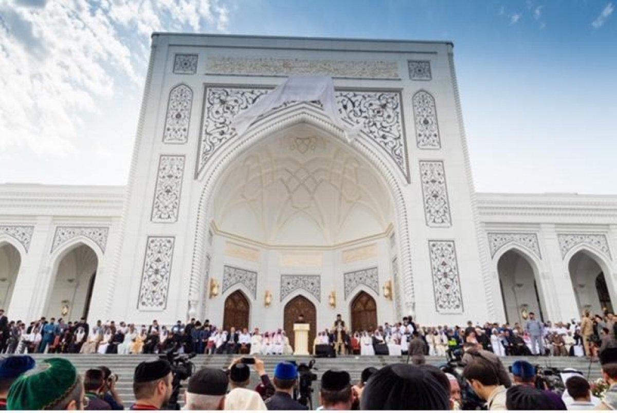 افتتاح أكبر مسجد في أوروبا بالشيشان.. وأمين "الرابطة" يلقي خطبة جمعته الأولى