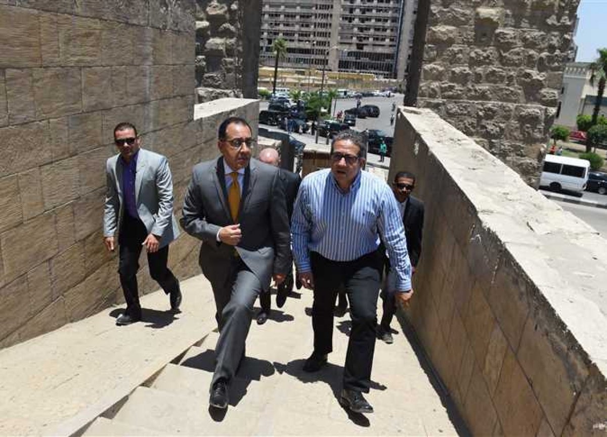 رئيس الوزراء و«العناني» يتفقدان أعمال ترميم «قصر البارون»