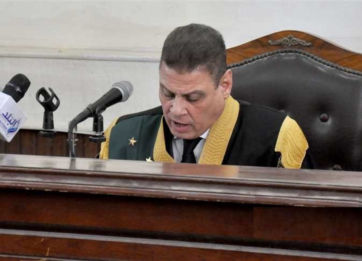 المؤبد لـ«بديع» و10 آخرين والمشدد 15 سنة لـ8 وبراءة 9 في «اقتحام السجون»