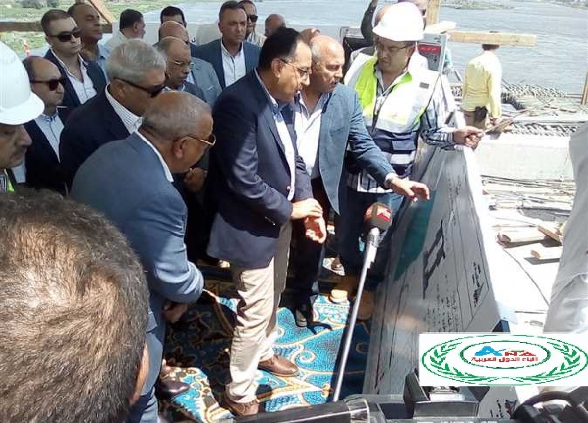 رئيس الوزراء يتفقد محور كوبري سمالوط في مستهل زيارته للمنيا