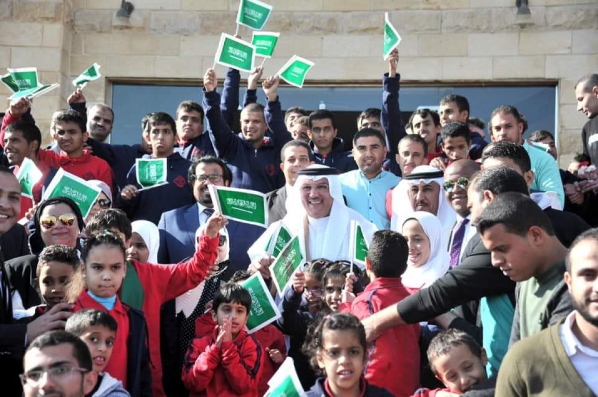 بمناسبة اليوم العالمي لذوي الاحتياجات الخاصة..  سفير خادم الحرمين الشريفين  يلتقي طلبة سعوديين   من "أصحاب الهمم"