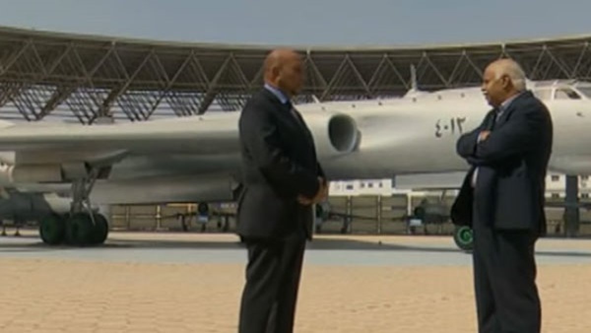 قصة بطل أسقط طائرة العدو بصاروخ رغم احتراق طائرته