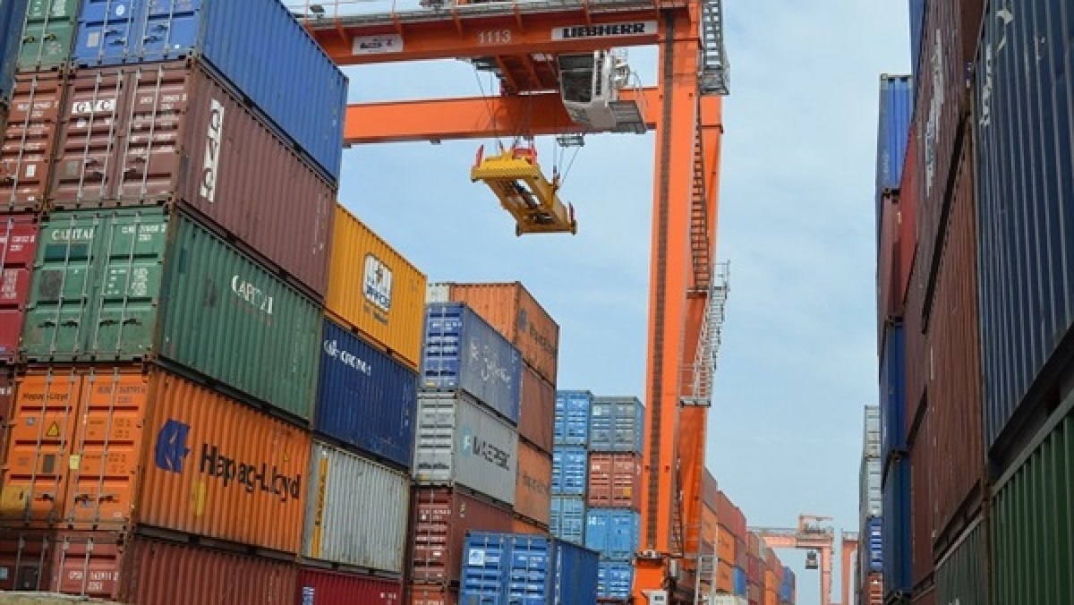 «الإسكندرية لتداول الحاويات».. السهم يتداول قرب أدنى مستوياته فى 2019.. وانخفاض الأرباح مع تراجع المبيعات