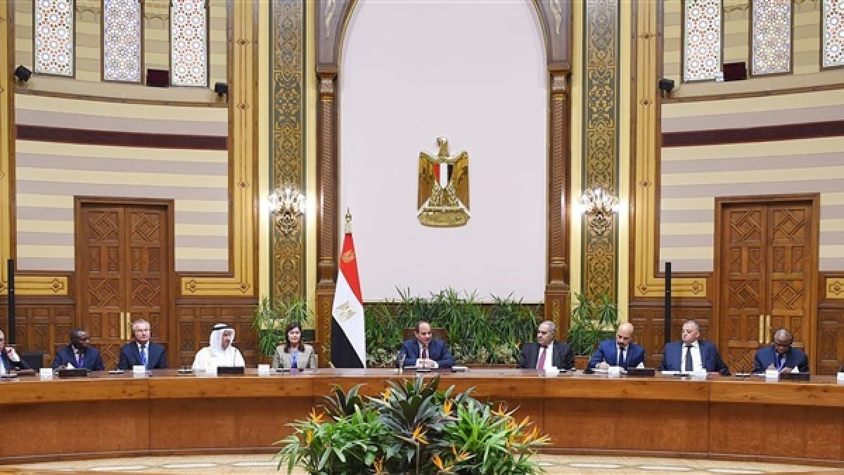 السيسي يلتقي رؤساء وممثلي المحاكم الدستورية والعليا