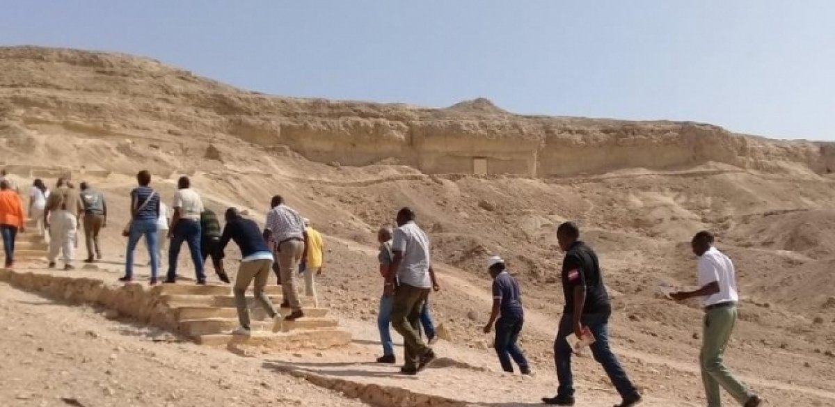وفد أفريقي يزور منطقة آثار تل العمارنة بالمنيا