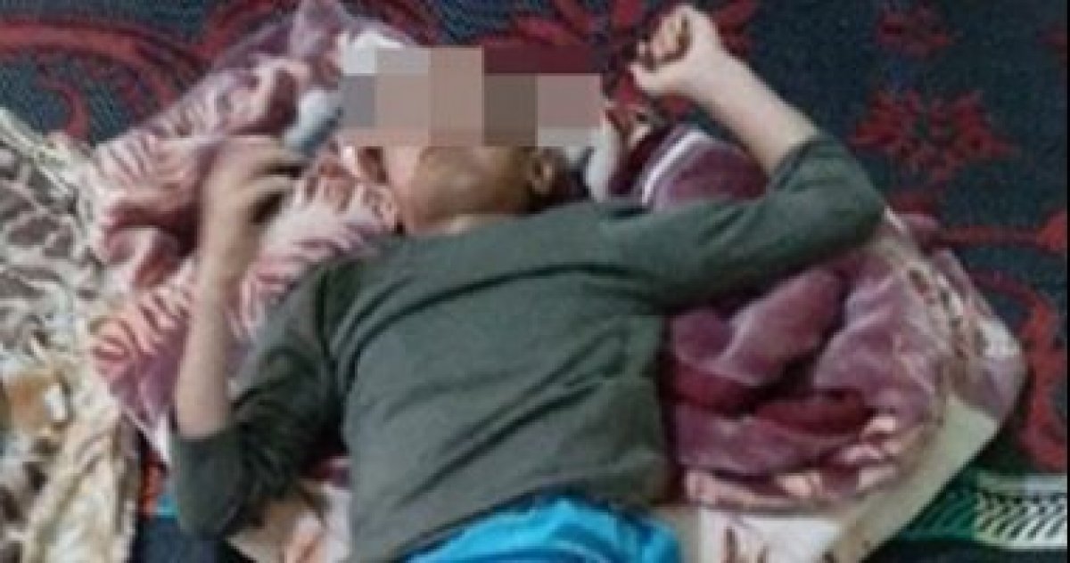 تداول رواد مواقع التواصل الاجتماعى فيديو لـضرب طفل بمحافظة المنوفية، من قبل أحد الأشخاص بأسطوانة غاز "أنبوبة"، فى أشمون