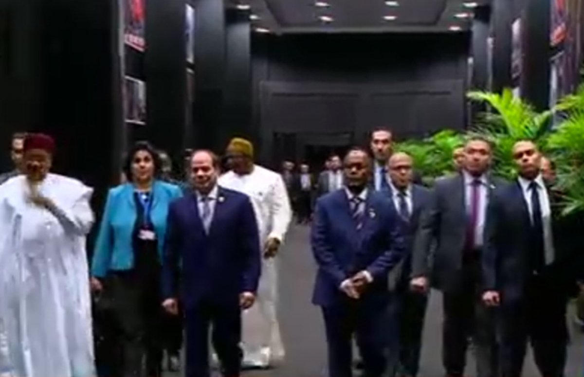 الرئيس السيسي يصل للمشاركة في جلسة الافتتاح الرسمية لمنتدى إفريقيا ٢٠١٨ بشرم الشيخ