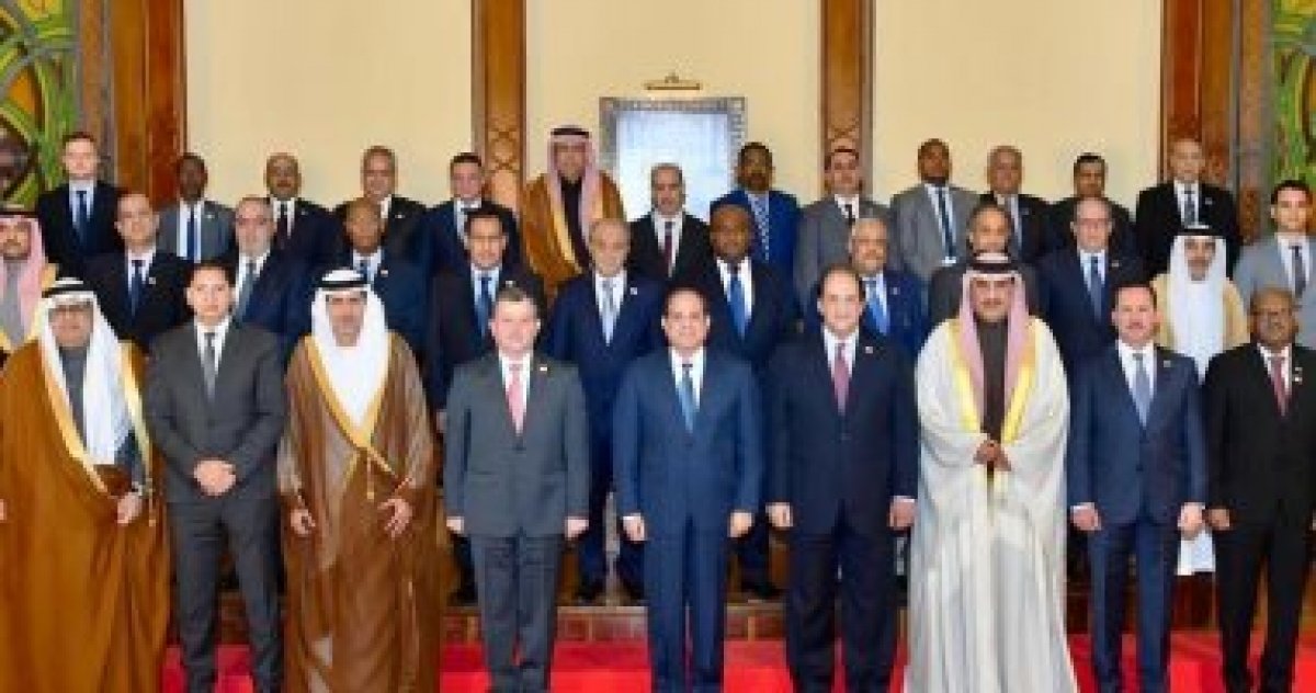 السيسى يلتقى رؤساء أجهزة مخابرات لبحث مكافحة الإرهاب والفكر المتطرف