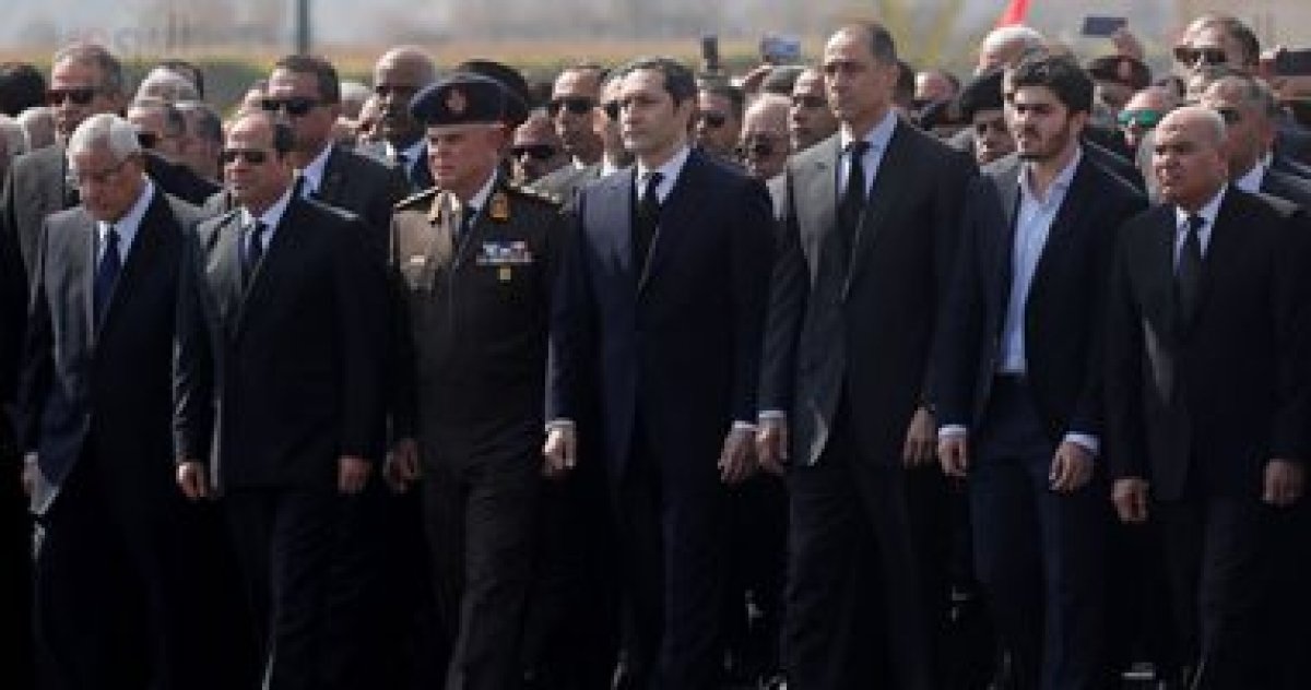 جنازة عسكرية رسمية.. تشييع جثمان مبارك إلى مثواه الأخير