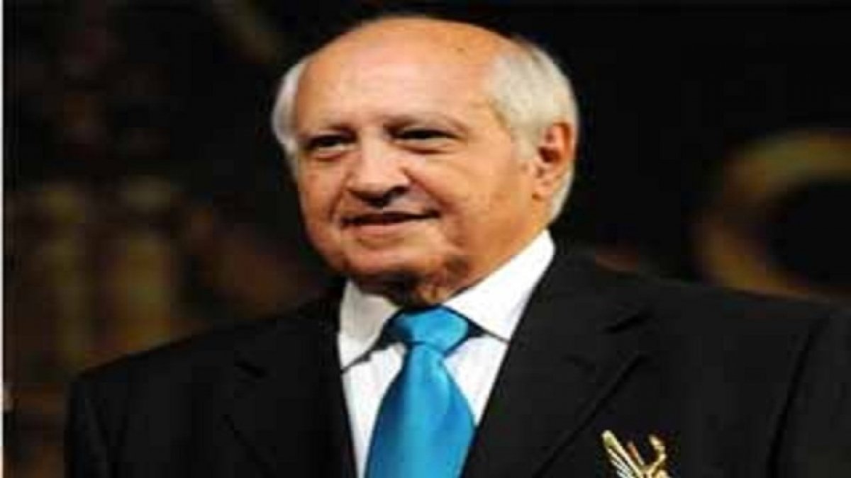 نعى عدد كبير من الفنانين الراحل محمود القلعاوى، الذى توفى مساء اليوم، الإثنين، عن عمر يناهز ٧٩ عاما بعد صراع مع المرض.