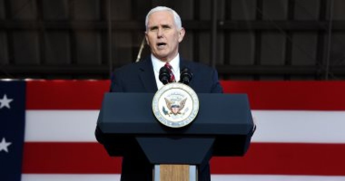 إصابة مساعد نائب الرئيس الأمريكى مايك بنس بفيروس كورونا