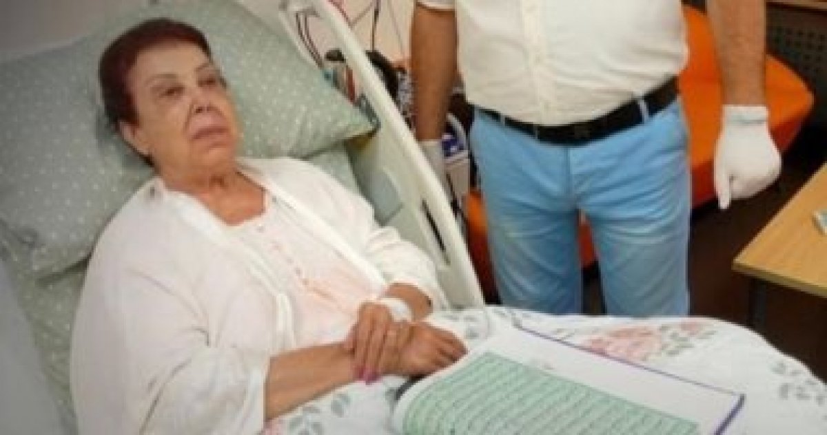 حقن الفنانة رجاء الجداوى بـ"بلازما المتعافين" فى رعاية عزل الإسماعيلية