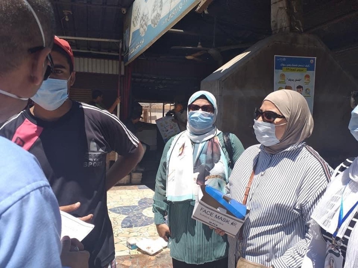 متطوعون يطلقون حملة "صحتك أمانة" بشمال سيناء.. صور