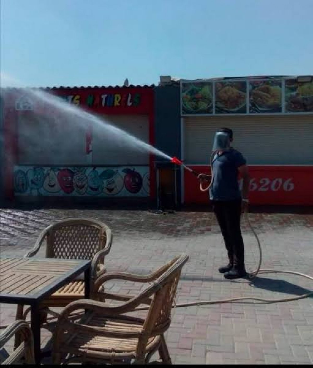 الأهلي يكثف إجراءات التعقيم خلال دفع الأعضاء الاشتراكات السنوية..