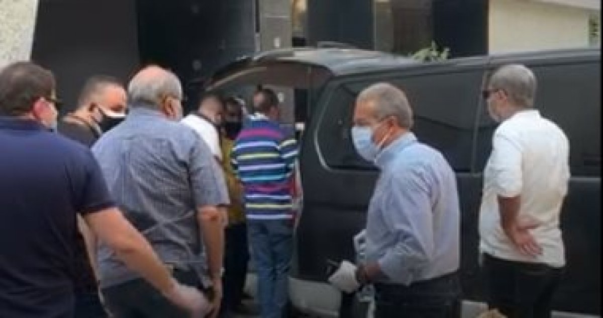 خالد الدرندلي يستلم جثمان والدته بحضور مسئولى الأهلي