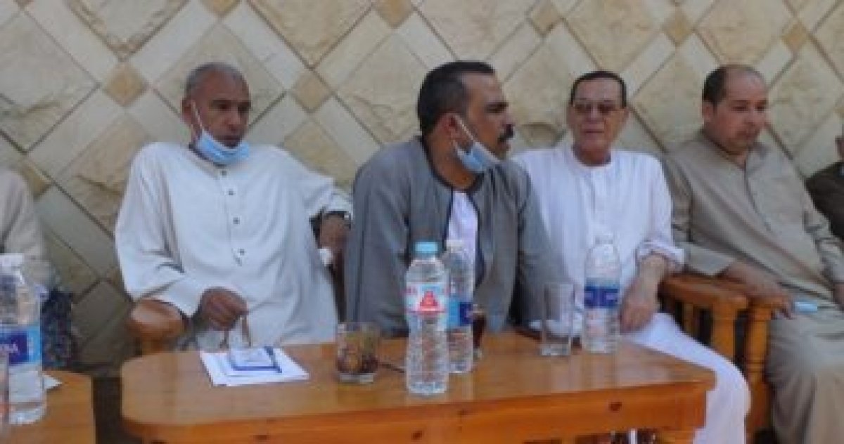 إنهاء خصومة بين عائلتين خلال جلسة عرفية فى الغربية