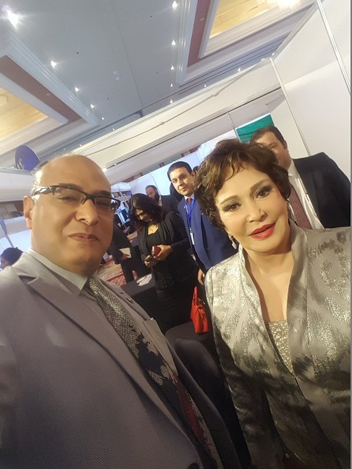 الفنانة الكبيرة لبلبة، لتنضم لأسرة فيلم "كازابلانكا"، 