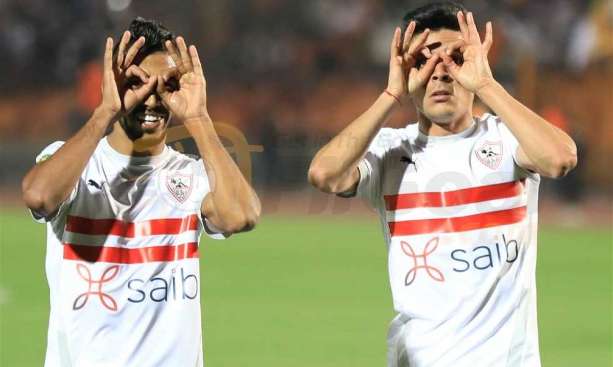 وصول الثنائي المغربي بن شرقي واوناجم القاهرة والخضوع لمسحة طبية