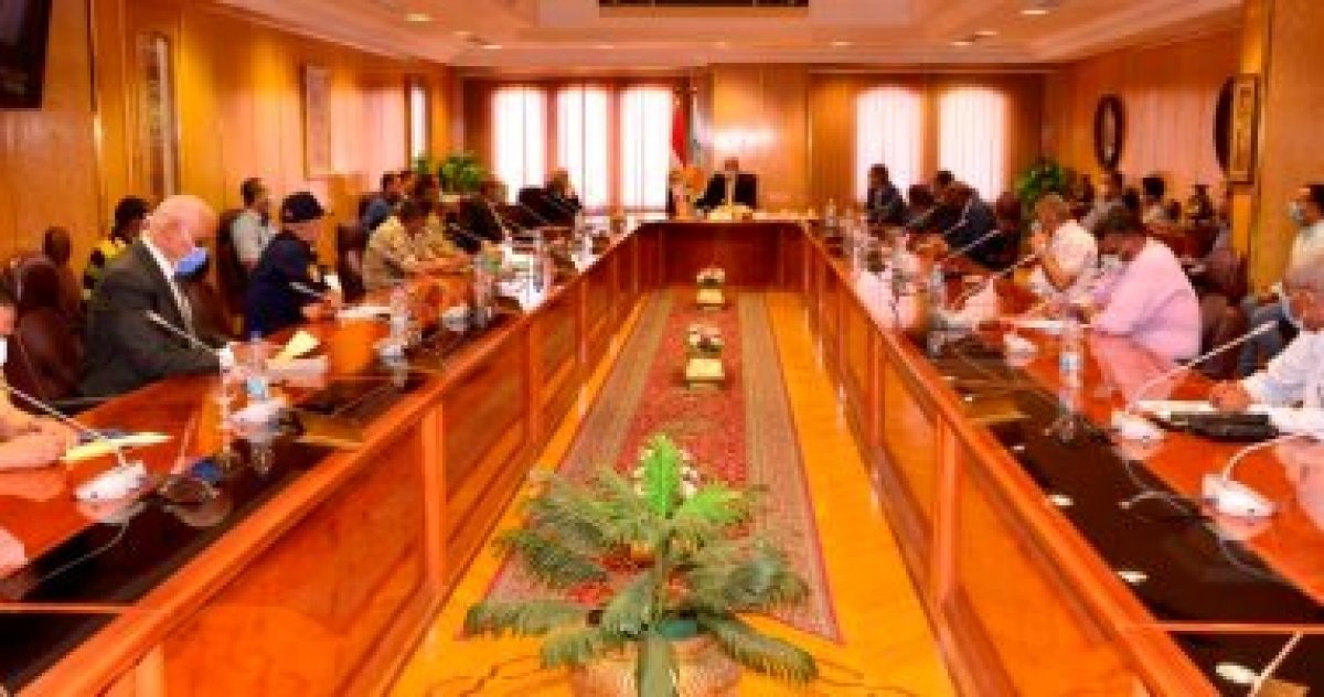 محافظ أسيوط يتابع الاستعدادات النهائية لإنتخابات مجلس الشيوخ