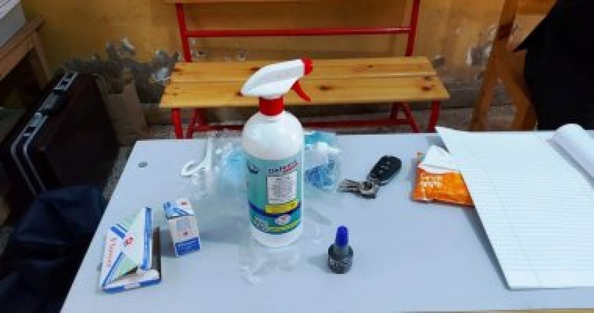 التعقيم والتطهير داخل لجان الانتخابات بالإسكندرية.«صور»