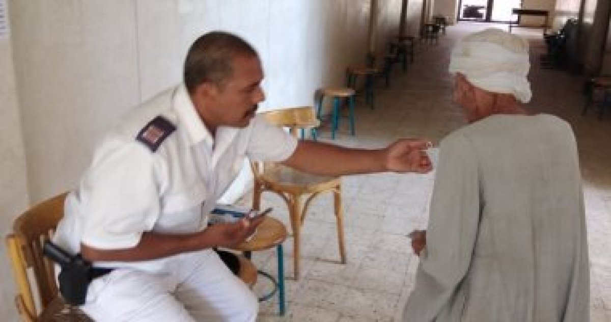 كبار السن يتصدرون المشهد أمام لجان انتخابات الشيوخ بقنا