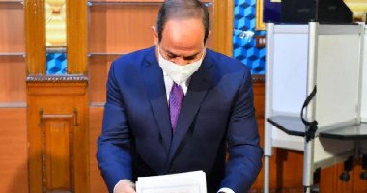 الرئيس السيسي يشارك بصوته في إنتخابات مجلس الشيوخ