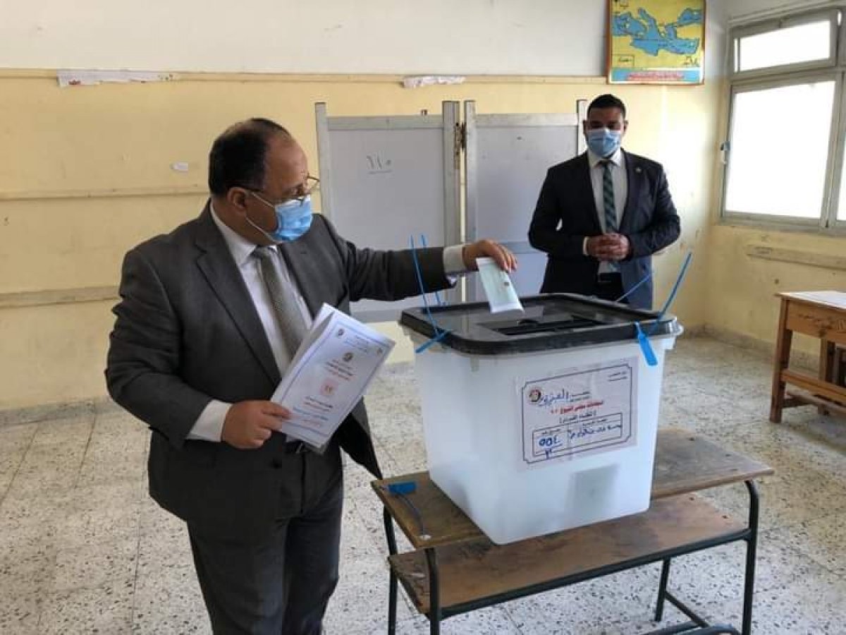 وزير المالية.. عقب الإدلاء بصوته فى انتخابات مجلس الشيوخ