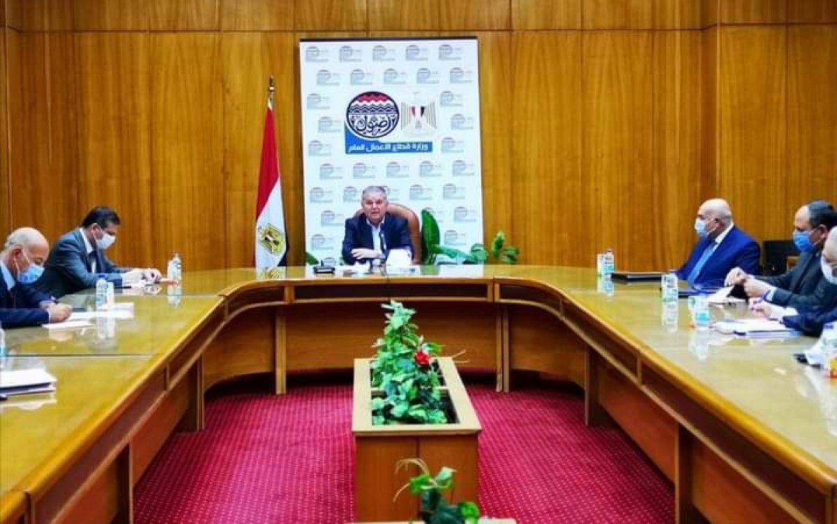 خلال ترؤسه اجتماع اللجنة التنفيذية لمنظومة تجارة القطن..  وزير قطاع الأعمال العام يناقش آليات تطبيق النظام الجديد لتداول القطن في 4 محافظات
