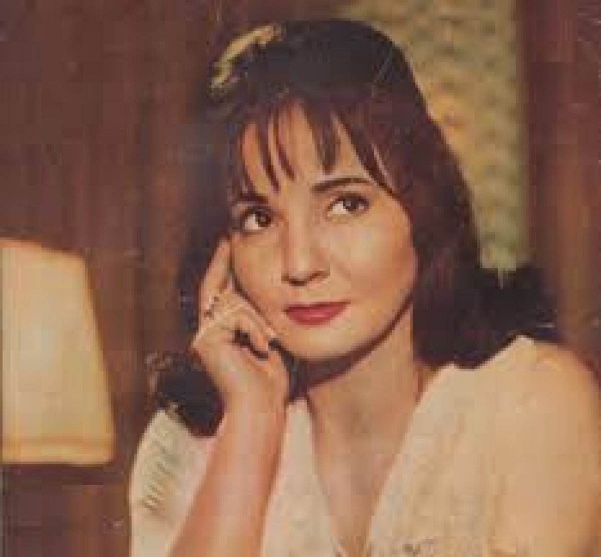 صورة نادرة للنجمة الراحلة شادية من كواليس مسرحية "ريا وسكينة"