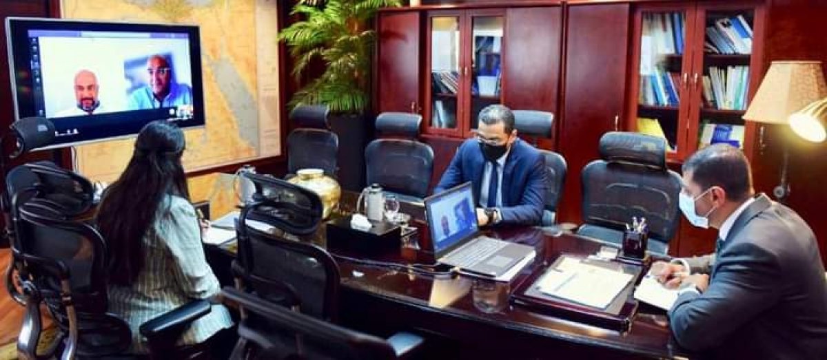 رئيس هيئة الاستثمار يبحث مع الرئيس التنفيذي لشركة "  اتصالات مصر " توسعات الشركة في السوق المصريه