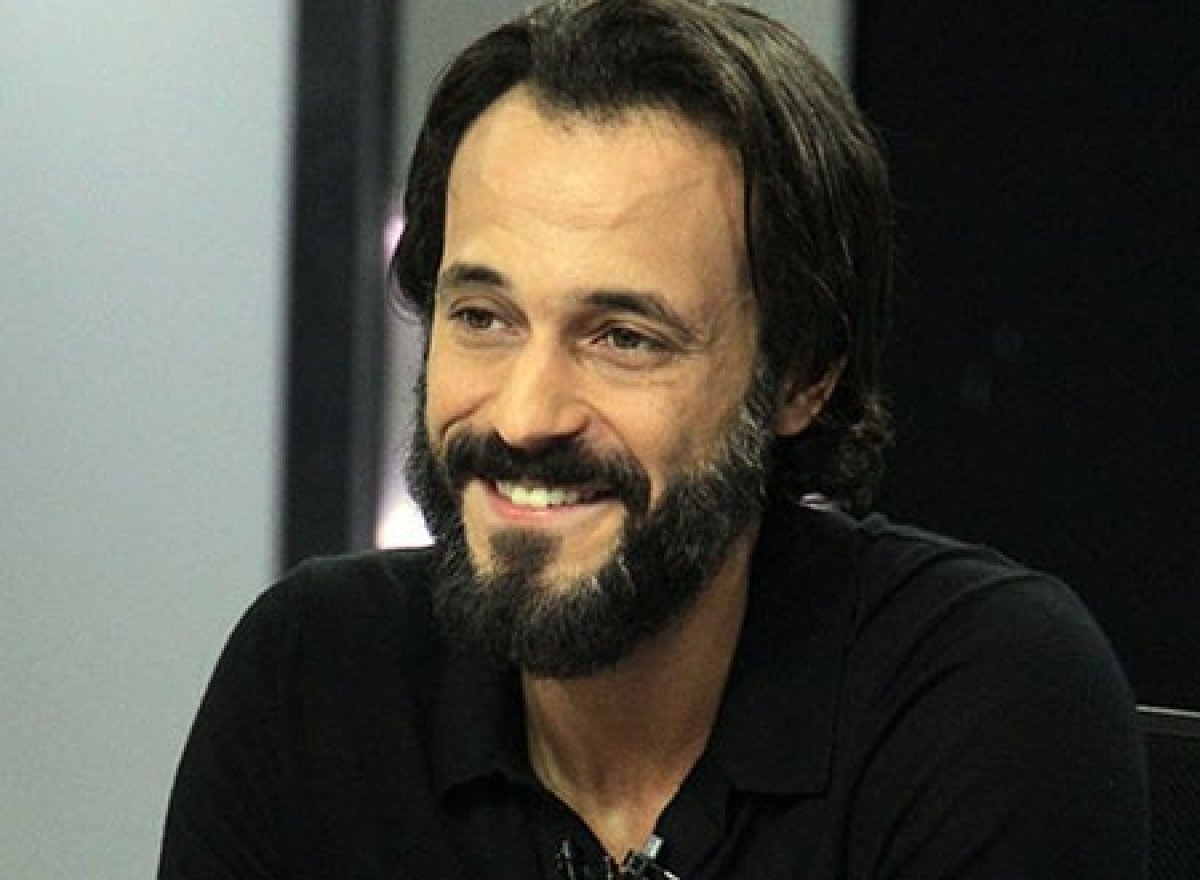 الفنان يوسف الشريف يتساءل حول الفائز فى نهائى دورى الأبطال: بايرن أم باريس؟