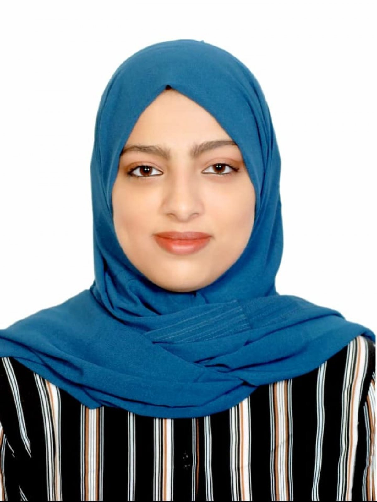 الطالبة خلود محمد جاب الله تحصل علي مجموع 100% في الثانوية العامة بالسعودية