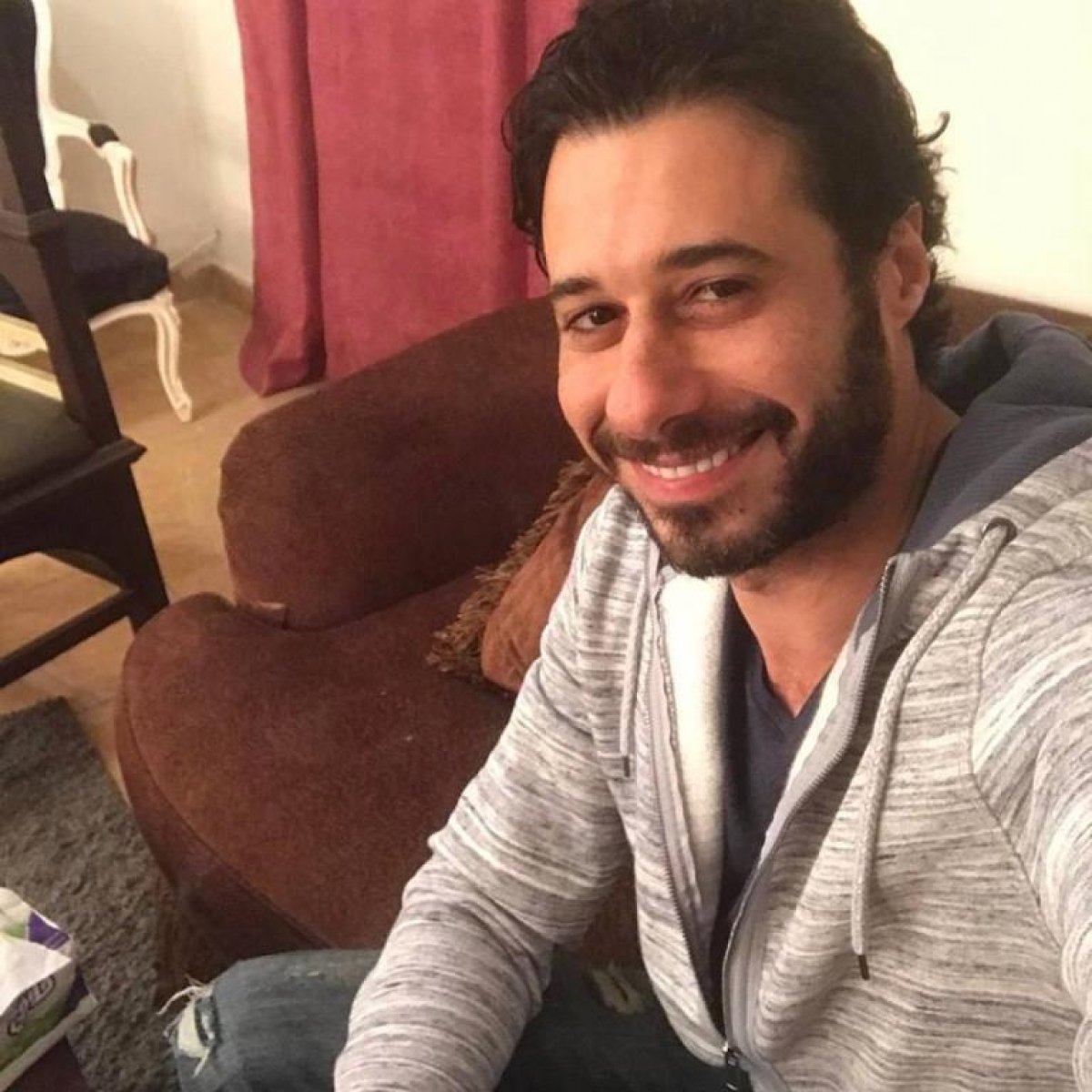 يعود لخشبة المسرح  الفنان احمد السعدني بـ"هاملت" بعد غياب 10 سنوات