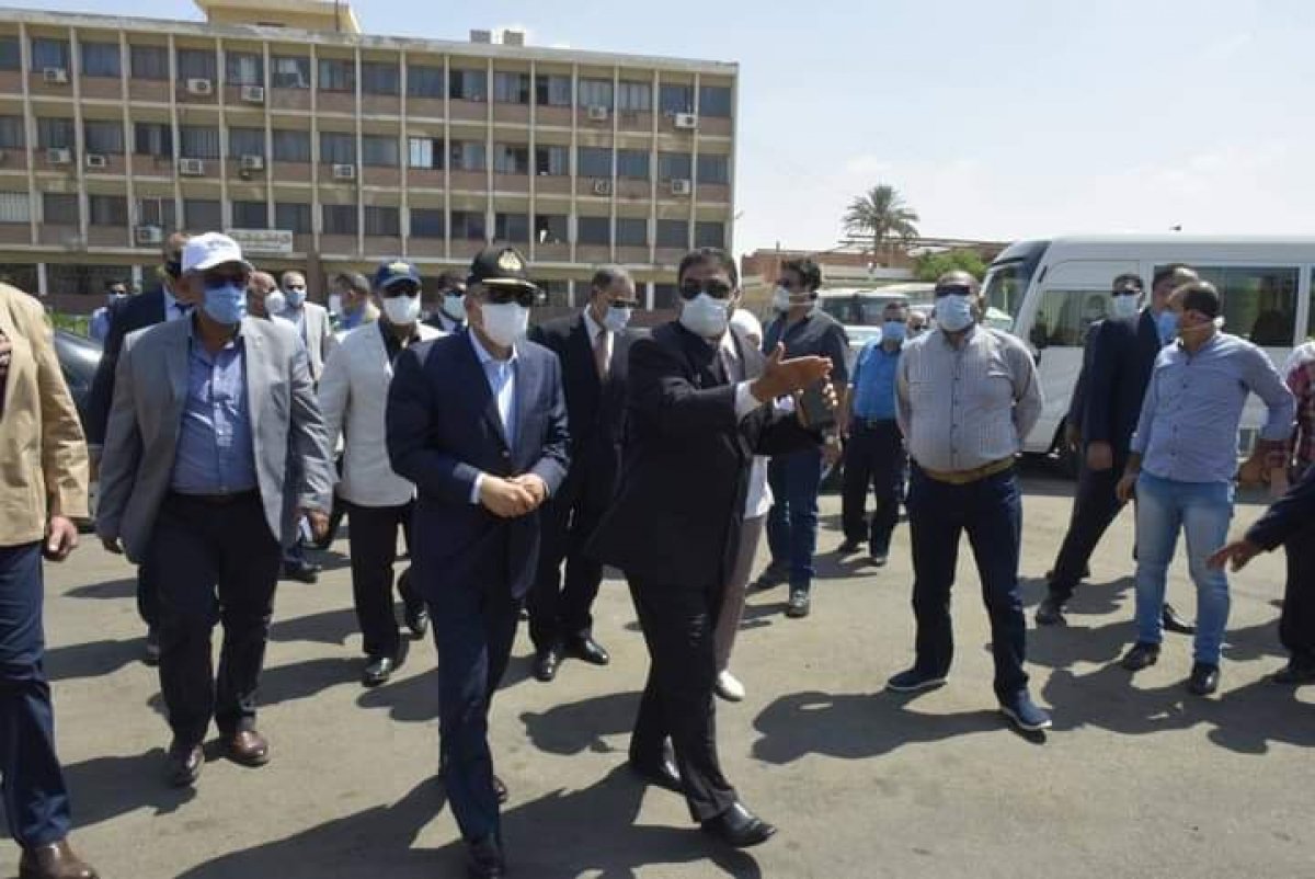 خلال جولته التفقدية بمواقع الهيئة بمحافظة السويس الفريق أسامة ربيع يتابع معدلات العمل بترسانة بورتوفيق البحرية وشركة ترسانة السويس