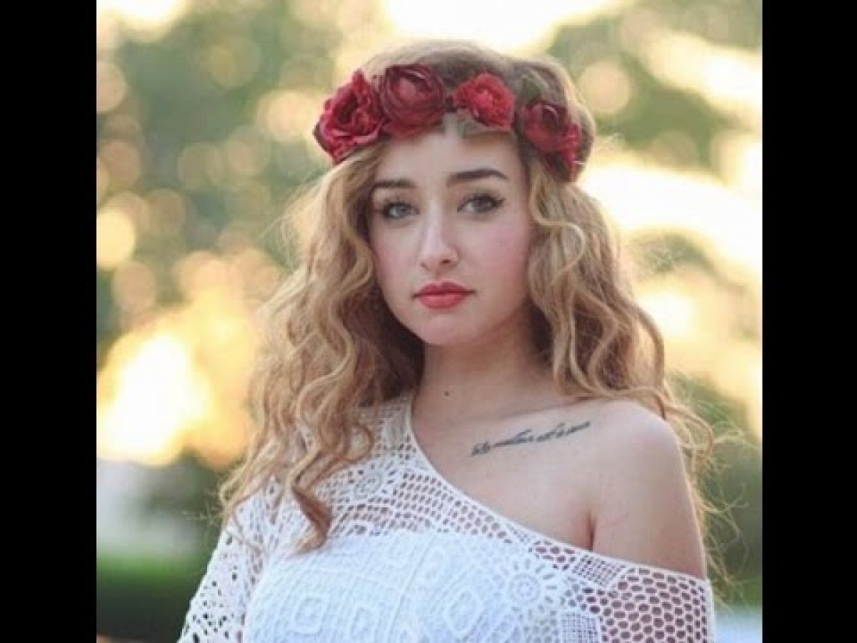 الفنانه هنا الزاهد والفنان أحمد حاتم يرقصان فى كواليس تصوير فيلم "الغسالة".. فيديو