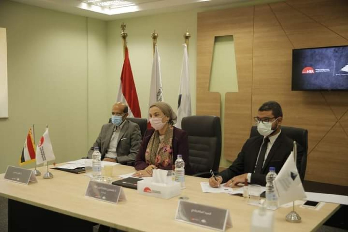 وزيرة البيئة تشيد بدور الأكاديمية الوطنية للشباب فى إنشاء قاعدة كبيرة من الكفاءات الشبابية المؤهلة للعمل السياسي والإداري بالدولة