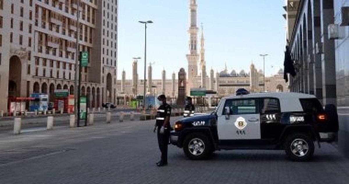 المدينة المنورة: القبض على مقيم تاجر فى بطاقات مسبقة الدفع لشركات اتصالات أجنبية