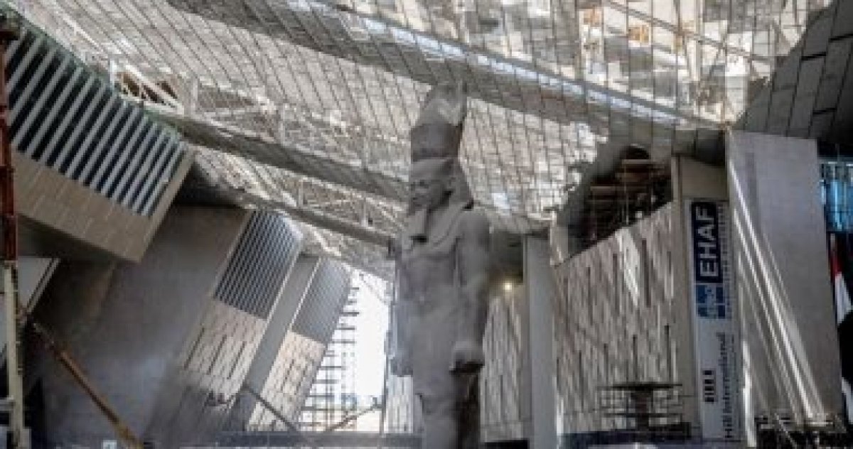 قصة "ترابيزة ربيع" داخل المتحف المصرى الكبير