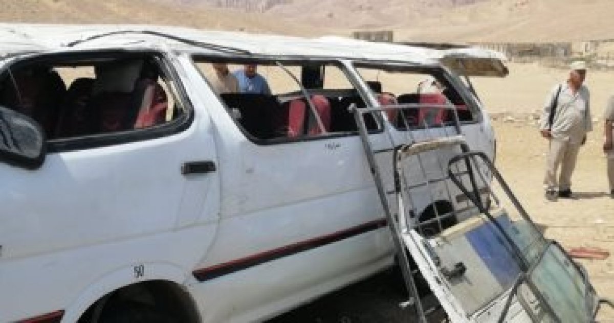 ارتفاع عدد المصابين فى حادث انقلاب ميكروباص لـ 28 مواطنا بقنا.. صور
