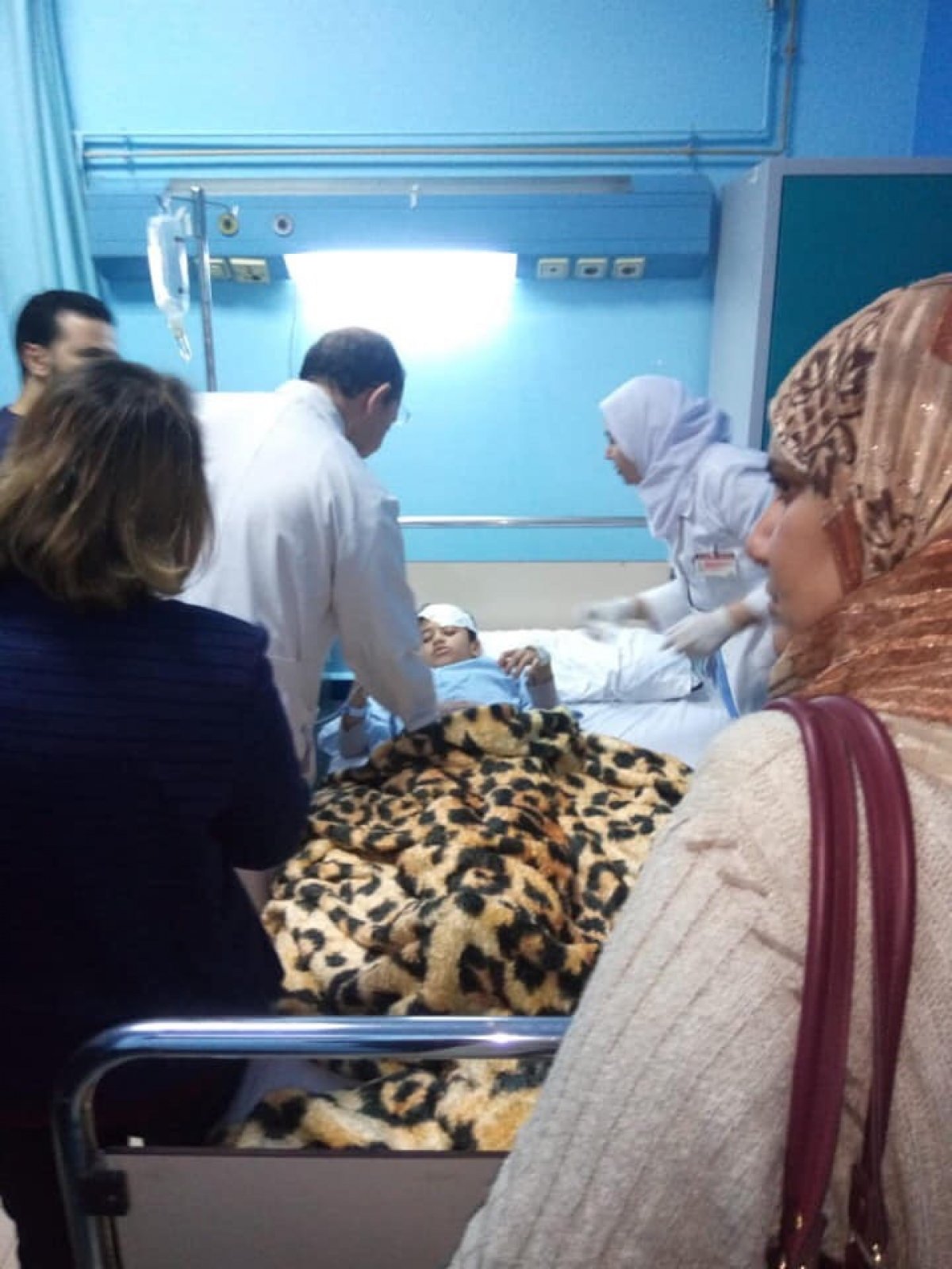  انهيار مفاجئ لواجهة المدرسة أثناء وجود عدد من التلاميذ أسفلها ما تسبب فى إصابتهم.